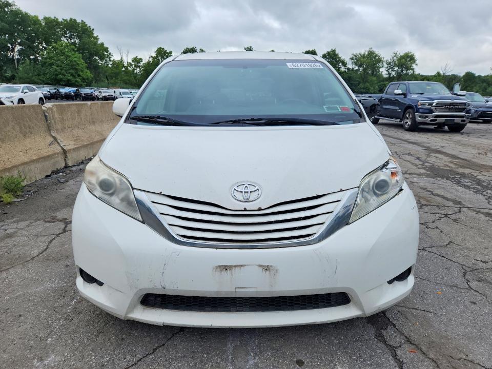 Photo 5 from auction – 2015 TOYOTA SIENNA with VIN 5TDKK3DC4FS539039