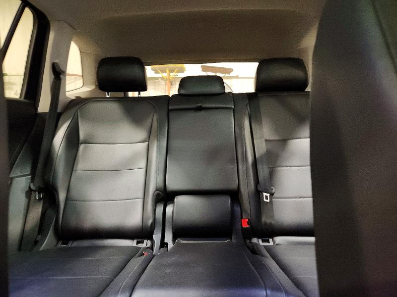Photo 10 from auction – 2018 VOLKSWAGEN TIGUAN with VIN 3VV2B7AX2JM050826