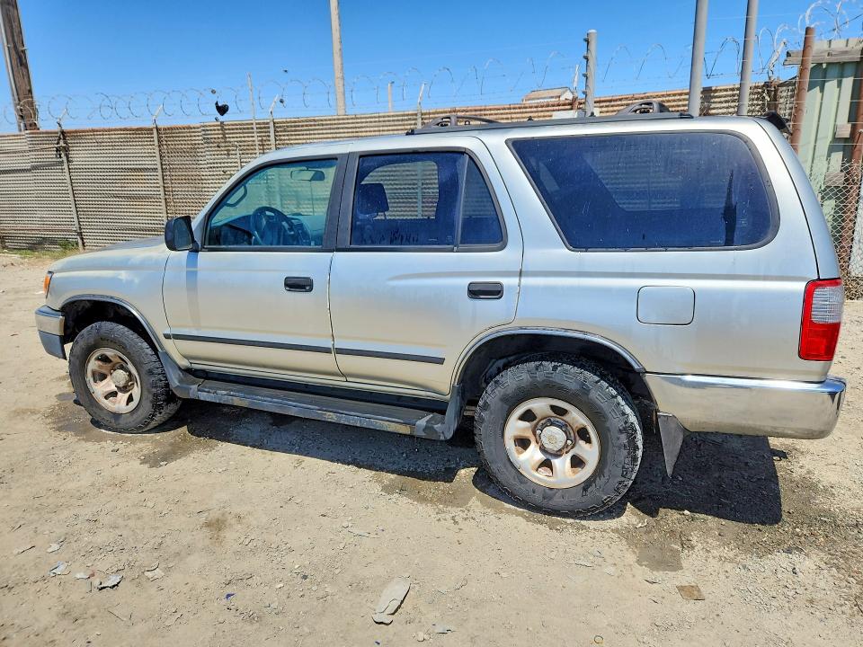 Photo 2 from auction – 1999 TOYOTA 4RUNNER with VIN JT3GM84R5X0051325