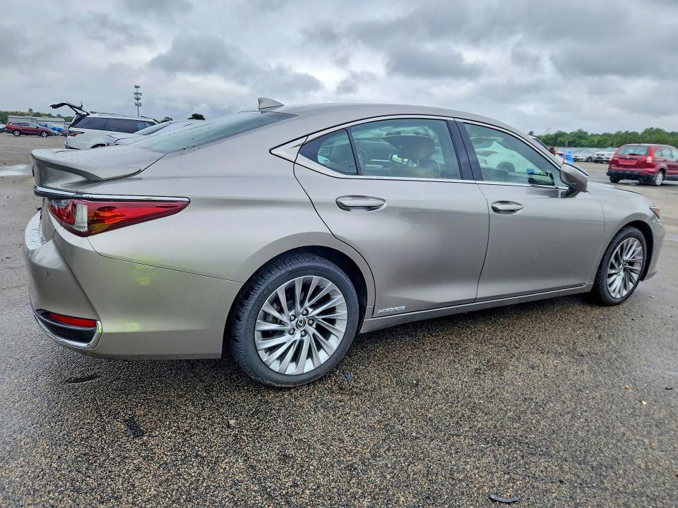 Photo 3 from auction – 2019 LEXUS ES with VIN 58AB21B15KU004091