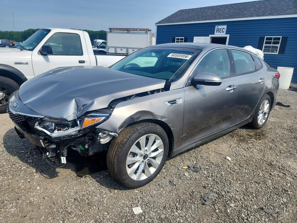 KIA OPTIMA 2018 с VIN 5XXGU4L32JG217677 - Фото с аукциона