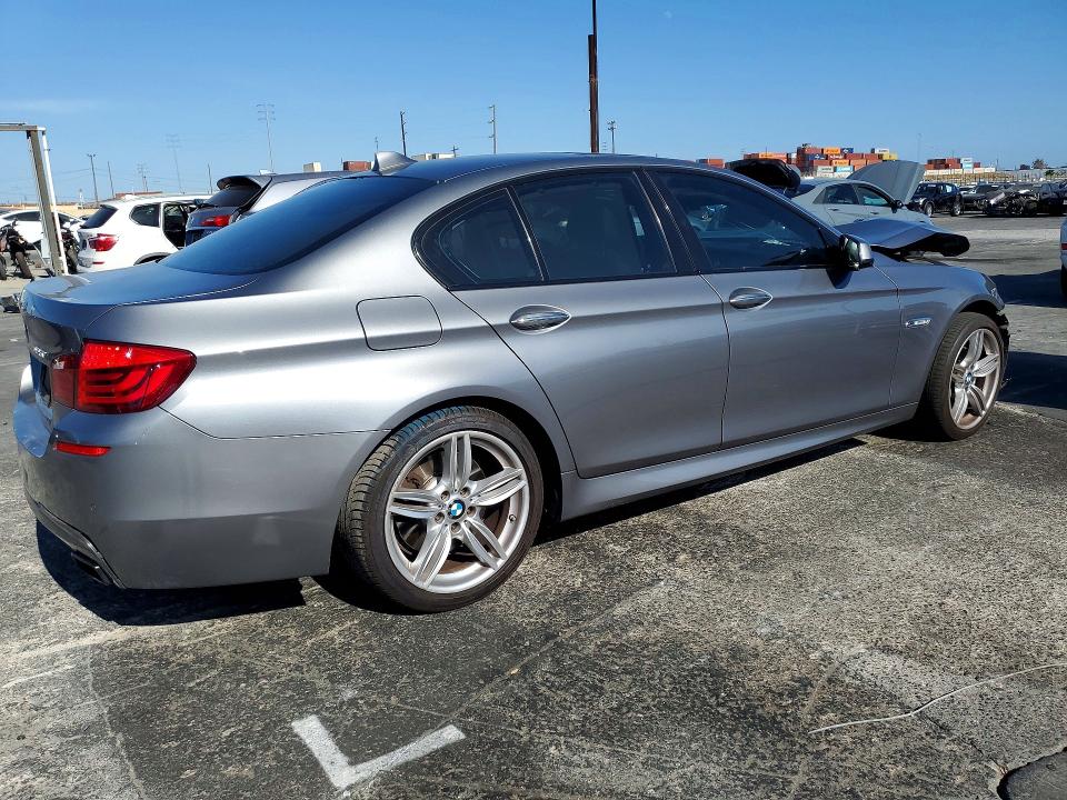 Снимка 3 от търг – 2011 BMW 550 с VIN WBAFR9C50BC757958