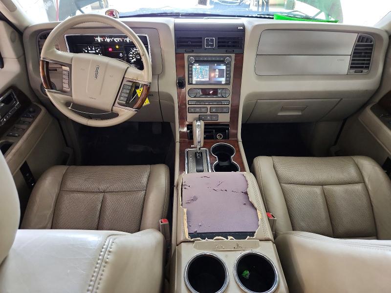 Photo 8 from auction – 2012 LINCOLN NAVIGATOR with VIN 5LMJJ2J52CEL09170