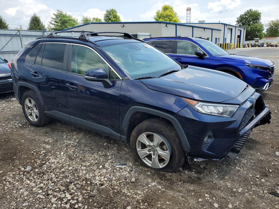 Photo 4 from auction – 2020 TOYOTA RAV4 with VIN 2T3P1RFV5LW109976