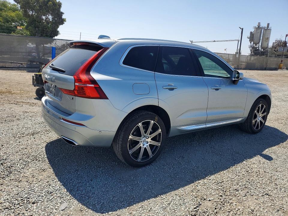Photo 3 from auction – 2018 VOLVO XC60 with VIN YV4A22RL1J1017468
