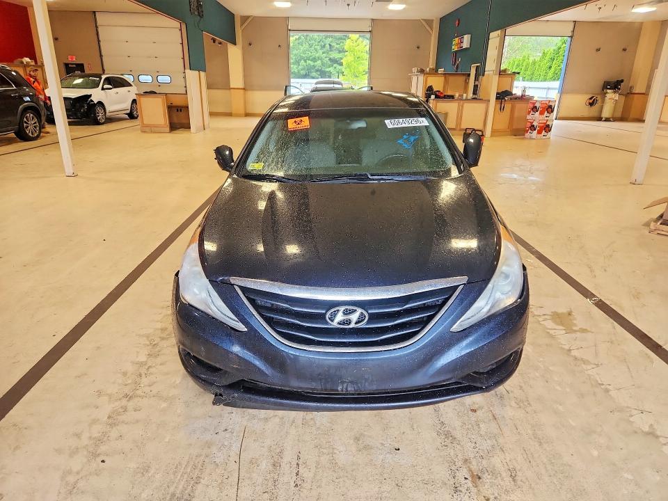 Photo 5 from auction – 2012 HYUNDAI SONATA with VIN 5NPEB4AC7CH414853
