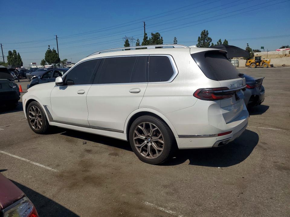Photo 2 from auction – 2023 BMW X7 with VIN 5UX23EM02P9P25417