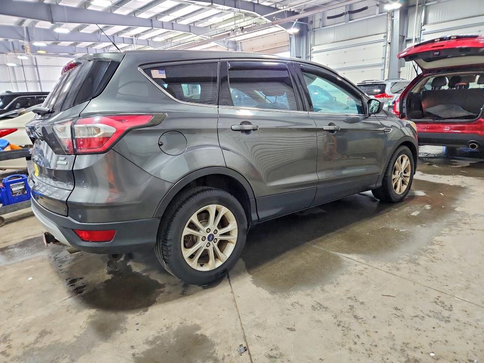 Photo 3 from auction – 2017 FORD ESCAPE with VIN 1FMCU0GD9HUA94275