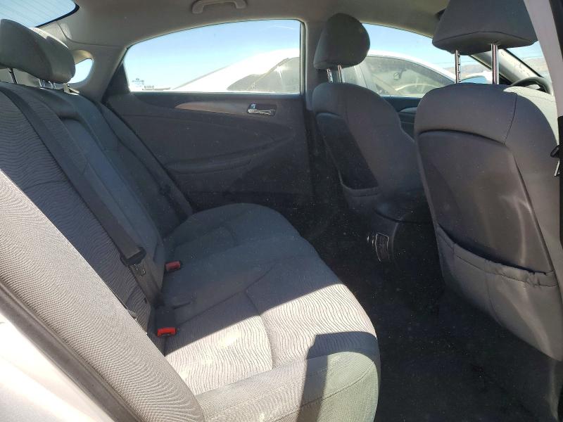 Photo 10 from auction – 2012 HYUNDAI SONATA with VIN KMHEC4A49CA026211
