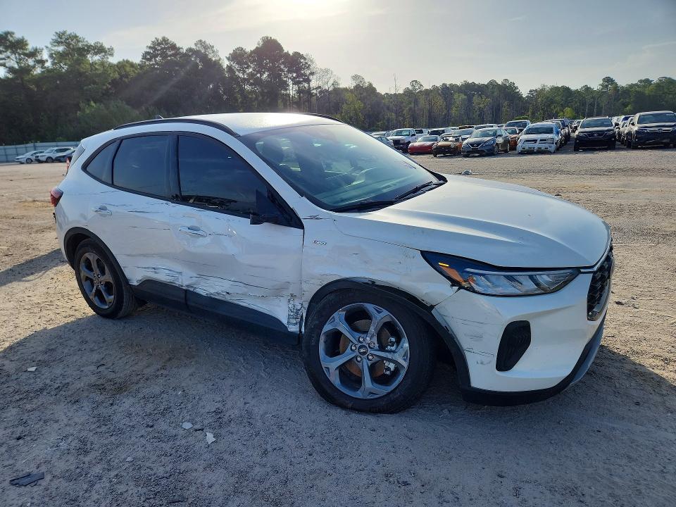 Photo 4 from auction – 2025 FORD ESCAPE with VIN 1FMCU0MZ4SUB28890