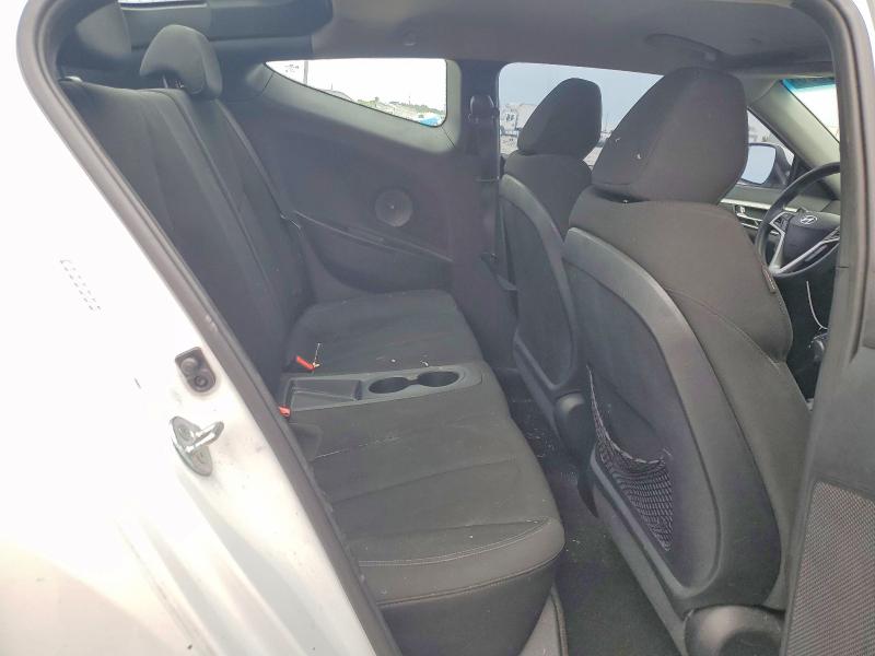Photo 10 from auction – 2016 HYUNDAI VELOSTER with VIN KMHTC6AD6GU256408