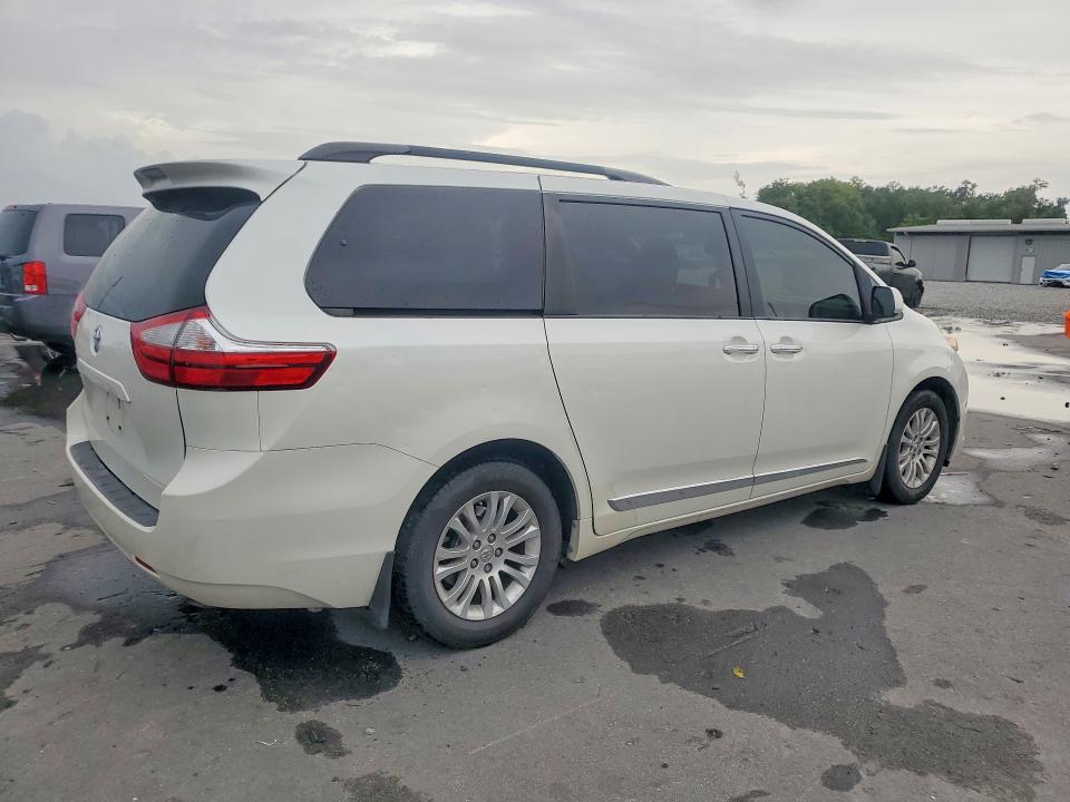 Photo 3 from auction – 2017 TOYOTA SIENNA with VIN 5TDYZ3DC3HS833783