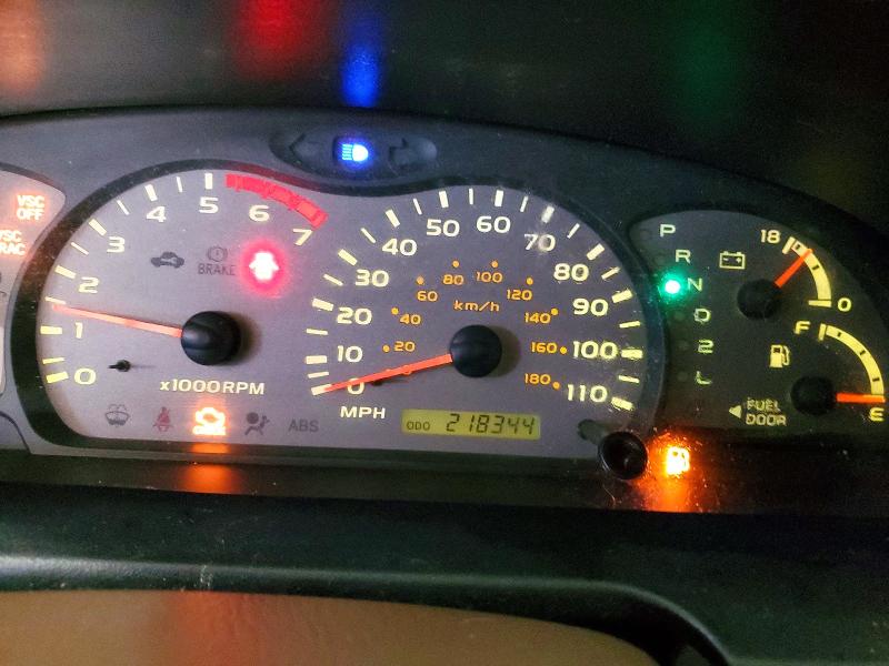 Photo 9 from auction – 2002 TOYOTA SEQUOIA with VIN 5TDBT48AX2S118142