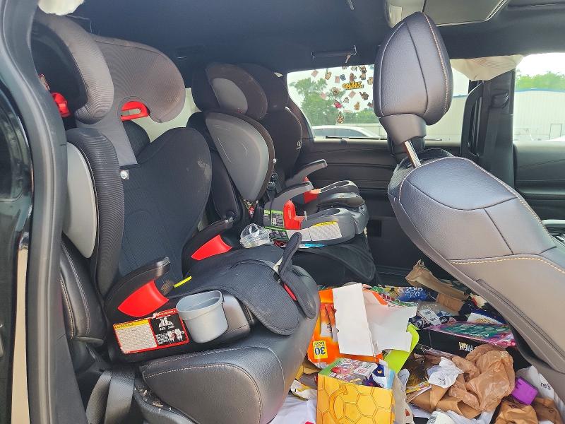 Photo 11 from auction – 2026 TOYOTA SIENNA with VIN 5TDCSKFC8TS244873