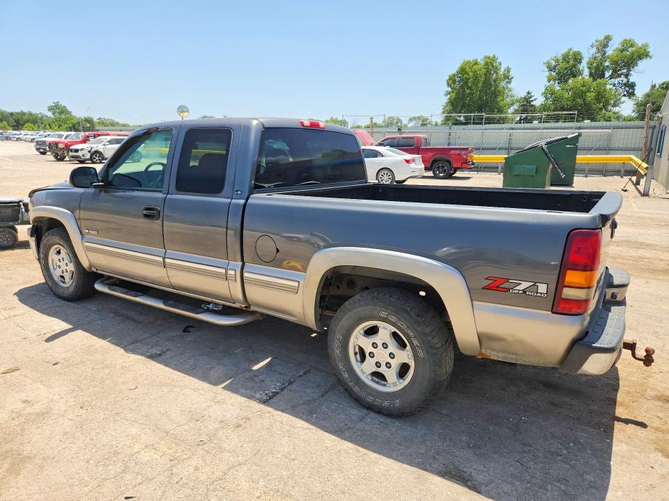 Photo 2 from auction – 2001 CHEVROLET SILVERADO with VIN 2GCEK19T911114118