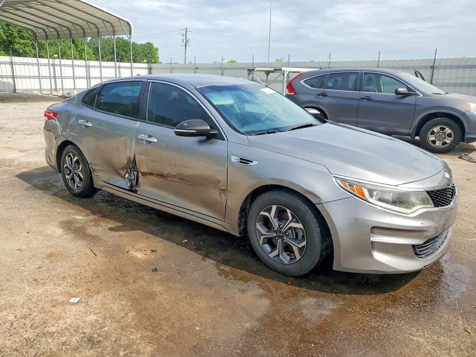 Photo 4 from auction – 2018 KIA OPTIMA with VIN 5XXGT4L37JG248992