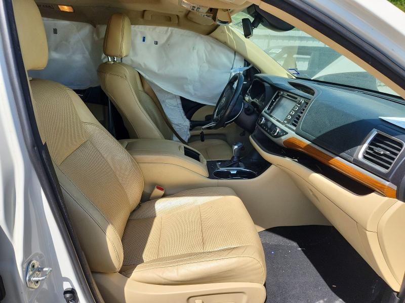 Photo 7 from auction – 2018 TOYOTA HIGHLANDER with VIN 5TDYZRFH6JS284114