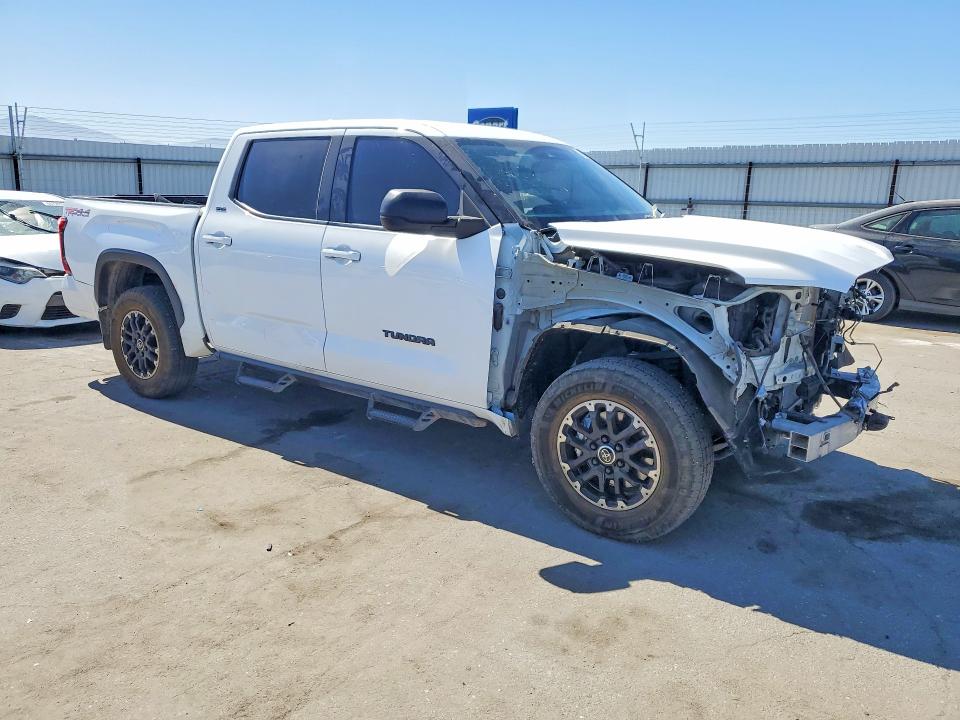 Photo 4 from auction – 2023 TOYOTA TUNDRA with VIN 5TFLA5DB5PX105797