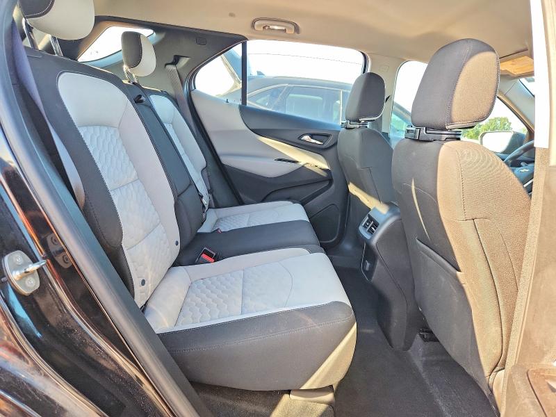 Photo 11 from auction – 2018 CHEVROLET EQUINOX with VIN 2GNAXREV0J6273948