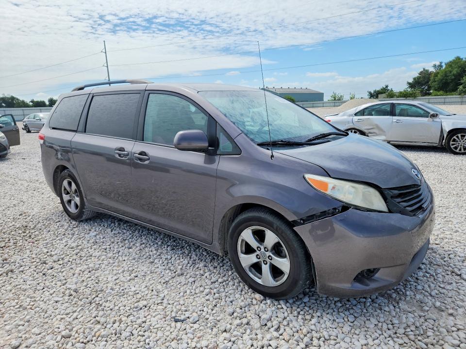 Photo 4 from auction – 2014 TOYOTA SIENNA with VIN 5TDKK3DC9ES486109