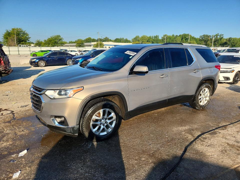CHEVROLET TRAVERSE 2018 with VIN 1GNERGKW6JJ118160 - Photo from auction