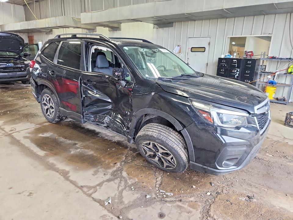 Foto 4 de la subasta – 2021 SUBARU FORESTER con VIN JF2SKAFC6MH465191