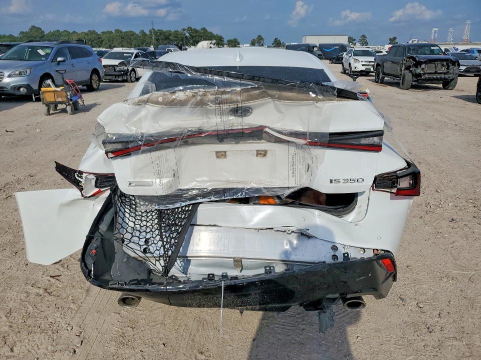 Photo 6 from auction – 2021 LEXUS IS with VIN JTHGZ1B22M5038622