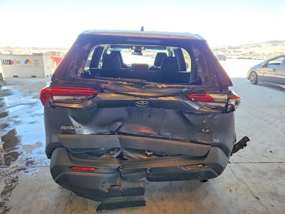 Photo 6 from auction – 2020 TOYOTA RAV4 with VIN 2T3K1RFV0LW076539