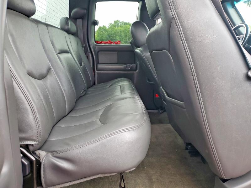 Photo 10 from auction – 2004 CHEVROLET SILVERADO with VIN 2GCEK19N041187500