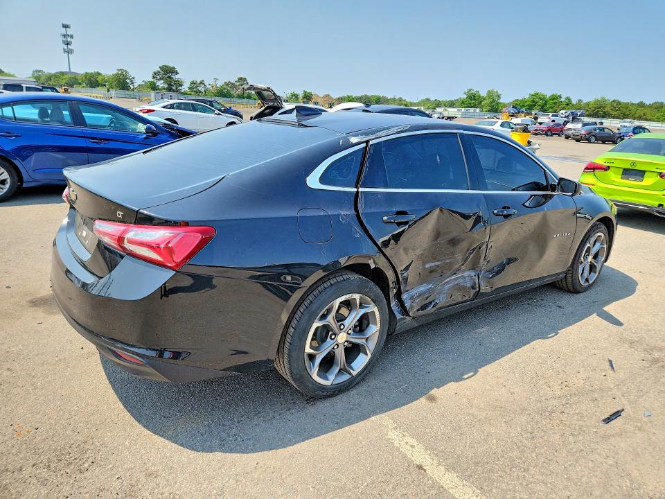 Photo 3 from auction – 2021 CHEVROLET MALIBU with VIN 1G1ZD5ST4MF072590