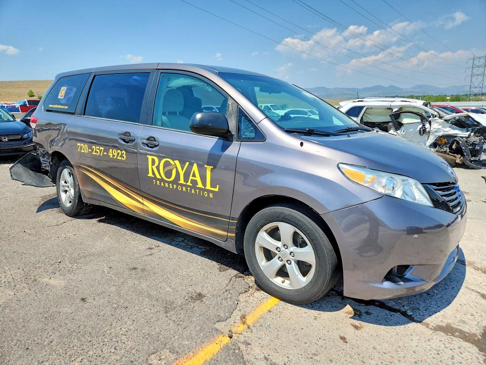 Photo 4 from auction – 2013 TOYOTA SIENNA with VIN 5TDZK3DC1DS350831