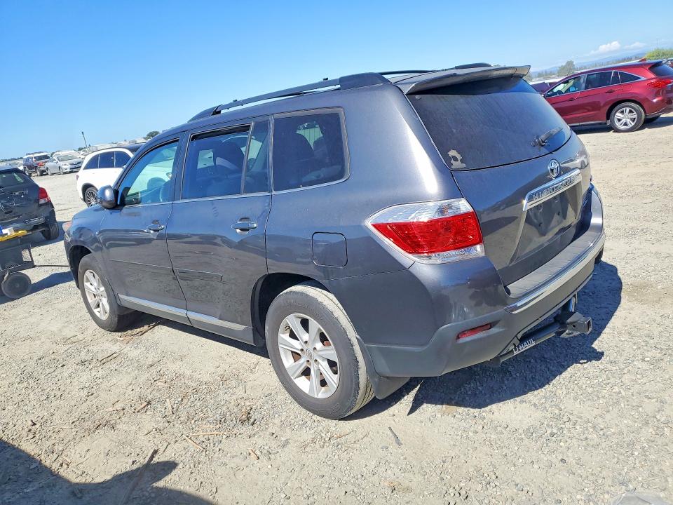 Photo 2 from auction – 2013 TOYOTA HIGHLANDER with VIN 5TDBK3EH2DS241001