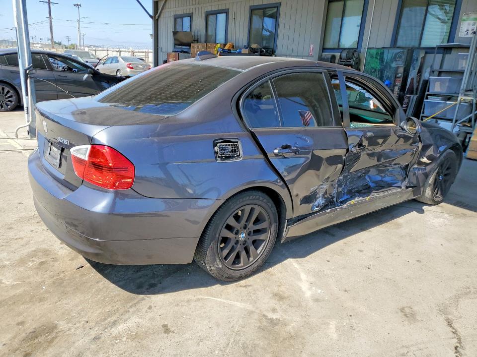 Zdjęcie 3 z aukcji – 2006 BMW 325 z VIN WBAVB13596PT06687