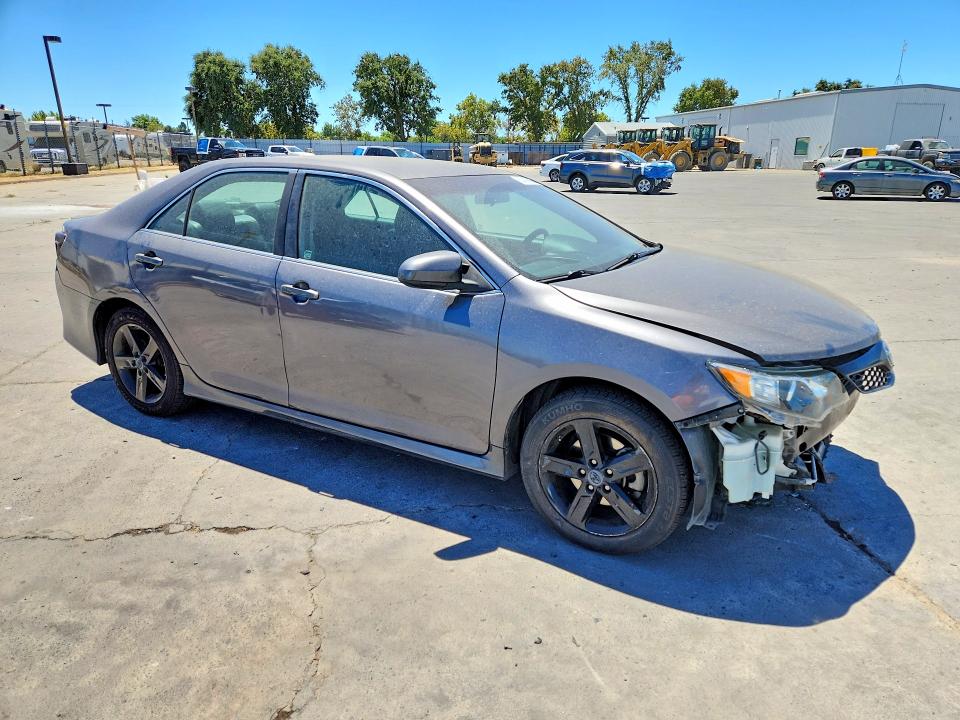 Photo 4 from auction – 2014 TOYOTA CAMRY with VIN 4T1BF1FKXEU307547