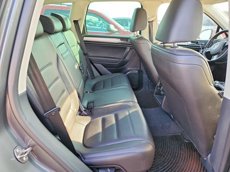 Photo 11 from auction – 2016 VOLKSWAGEN TOUAREG with VIN WVGEF9BP5GD003641