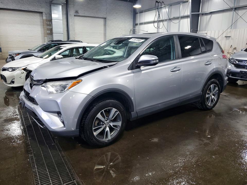 TOYOTA RAV4 2018 с VIN 2T3RFREV4JW793637 - Фото с аукциона