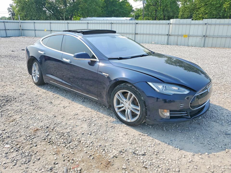 Photo 4 from auction – 2014 TESLA MODEL S with VIN 5YJSA1H16EFP46759