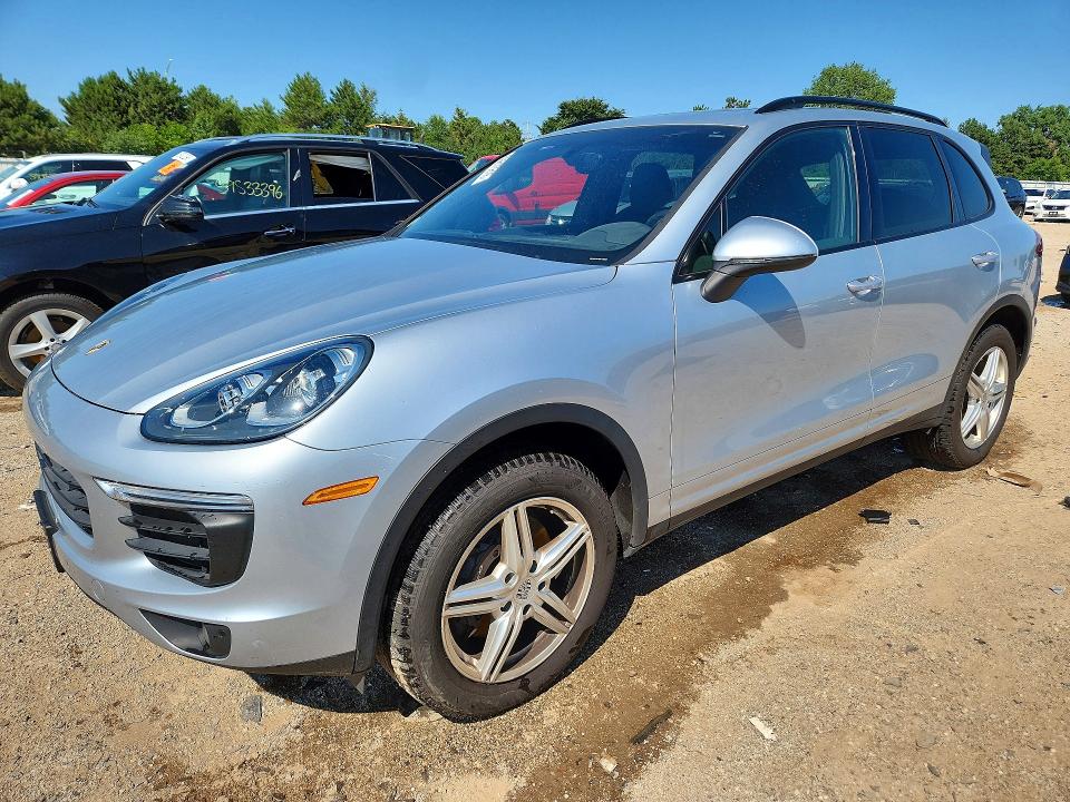 PORSCHE CAYENNE 2016 with VIN WP1AA2A27GLA10898 - Photo from auction