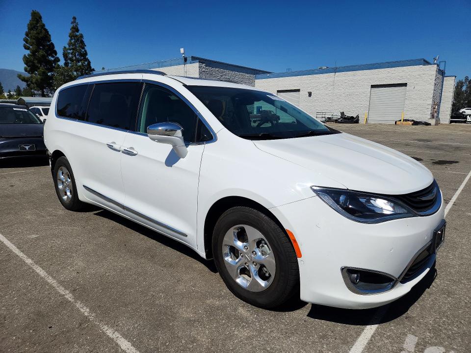 Photo 4 from auction – 2018 CHRYSLER PACIFICA with VIN 2C4RC1N75JR230179