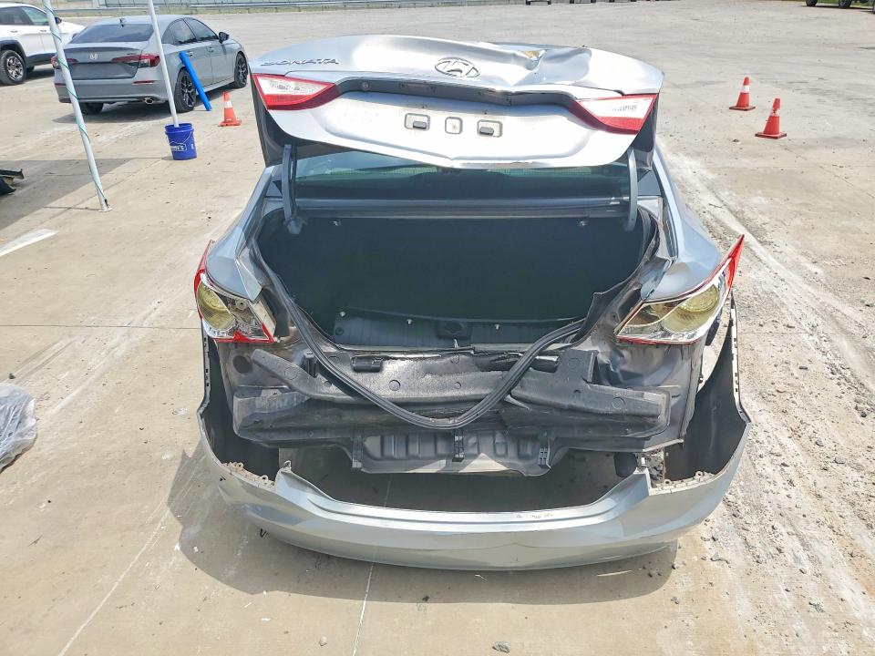 Photo 6 from auction – 2011 HYUNDAI SONATA with VIN 5NPEB4AC7BH236408