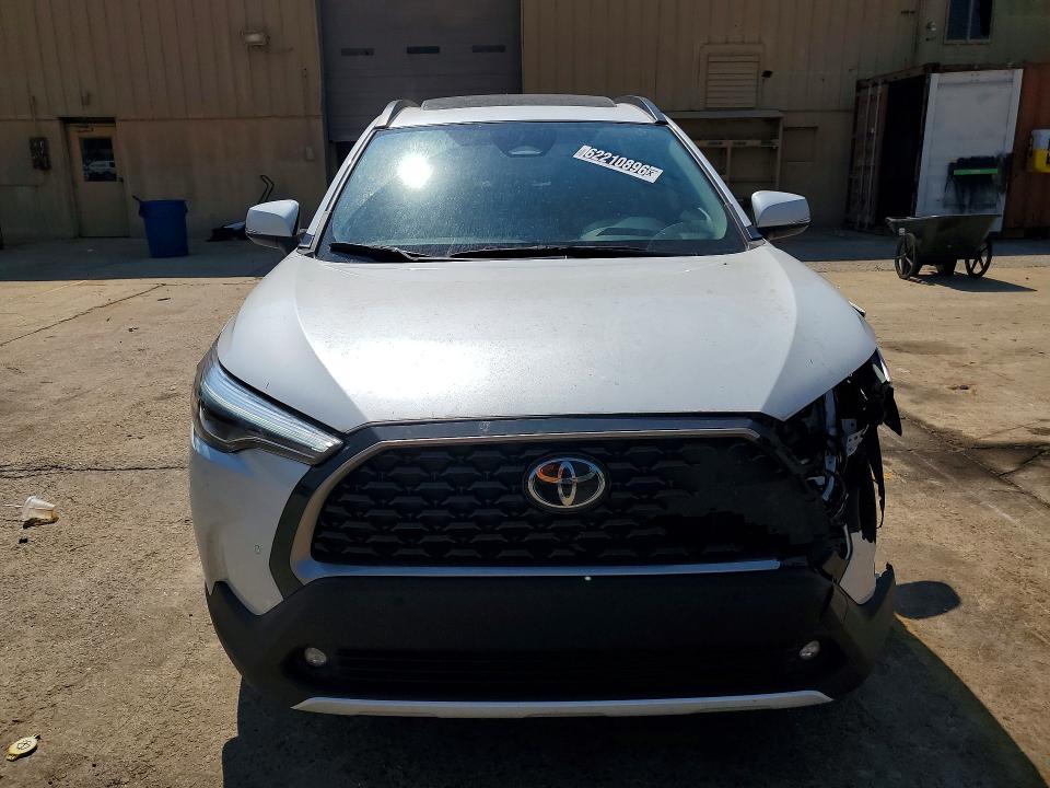 Photo 5 from auction – 2024 TOYOTA COROLLA CROSS with VIN 7MUDAAAG9RV117155