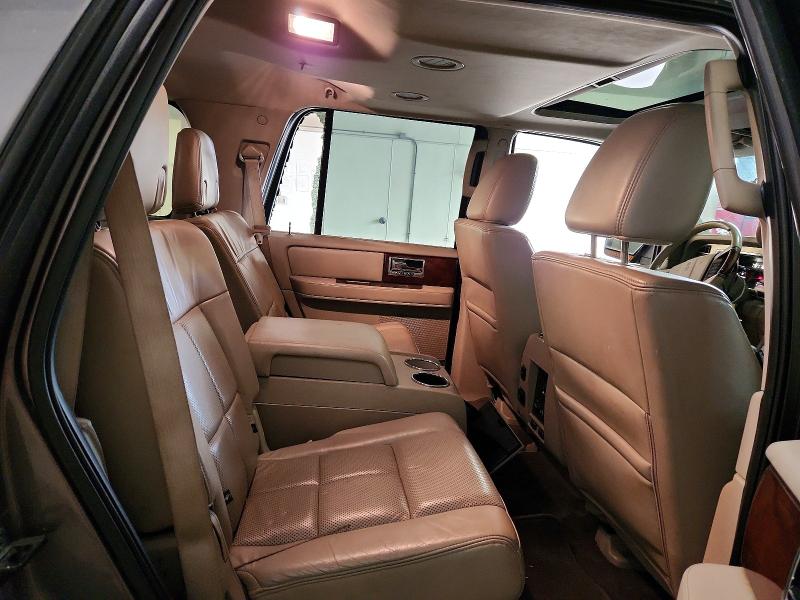 Photo 11 from auction – 2012 LINCOLN NAVIGATOR with VIN 5LMJJ2J52CEL09170