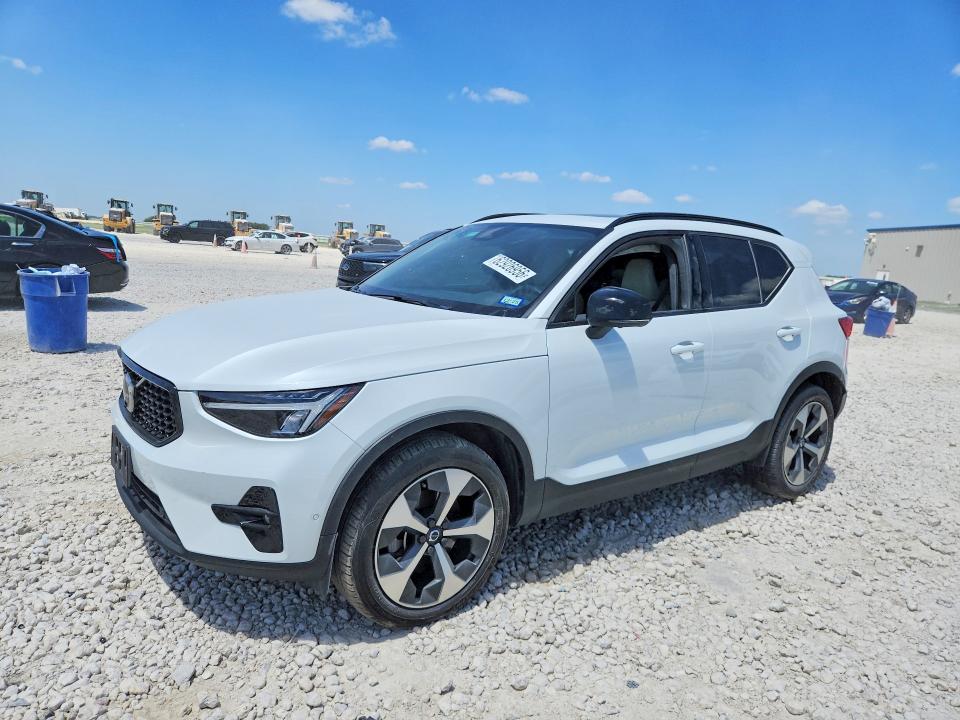 Photo 1 from auction – 2023 VOLVO XC40 with VIN YV4L12UW5P2952508