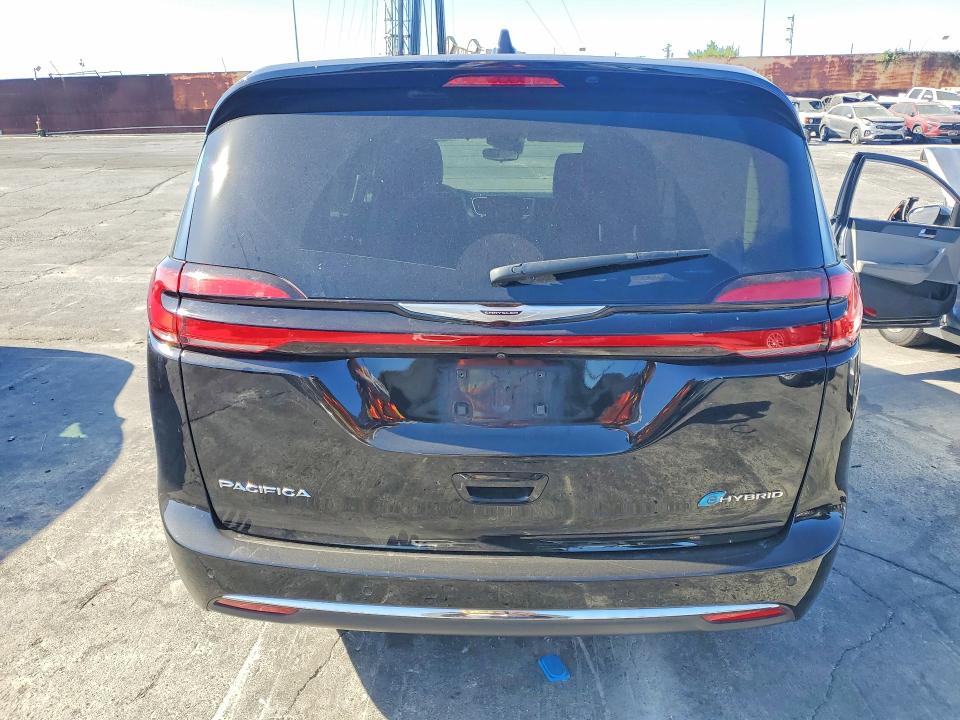 Photo 6 from auction – 2024 CHRYSLER PACIFICA with VIN 2C4RC1S74RR150033