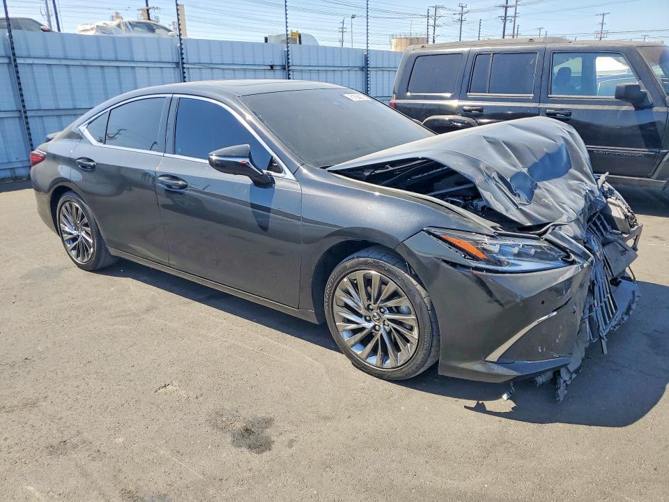 Photo 4 from auction – 2025 LEXUS ES 300H with VIN 58AEA1C10SU066402