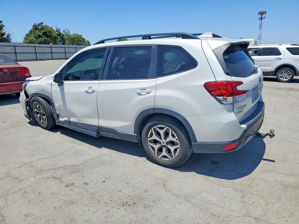 Photo 2 from auction – 2020 SUBARU FORESTER with VIN JF2SKAGC8LH561630