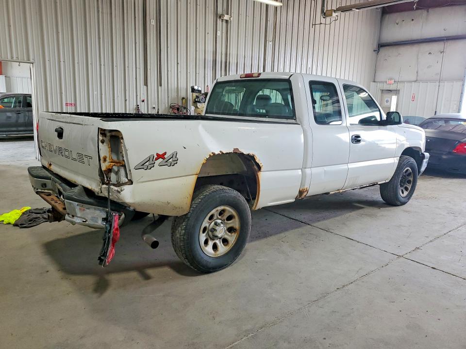 Photo 3 from auction – 2006 CHEVROLET SILVERADO with VIN 1GCEK19B56E168626
