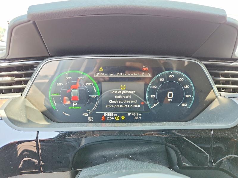 Photo 9 from auction – 2019 AUDI E-TRON with VIN WA1VABGE7KB008940
