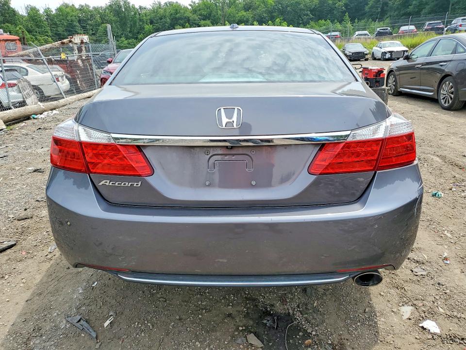 Photo 6 from auction – 2014 HONDA ACCORD with VIN 1HGCR2F82EA305630