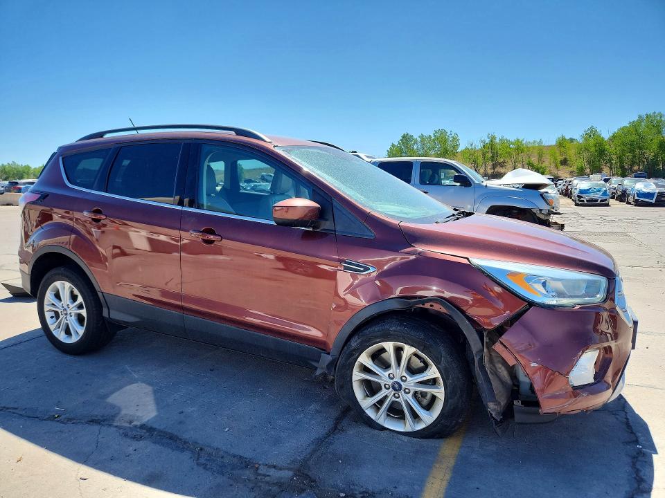 Снимка 4 от търг – 2018 FORD ESCAPE с VIN 1FMCU9HD9JUA71894